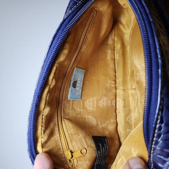 Kathy Van Zeeland Women's Navy Blue Croc-Embossed Leather Crossbody Handbag - Picture 8 of 9